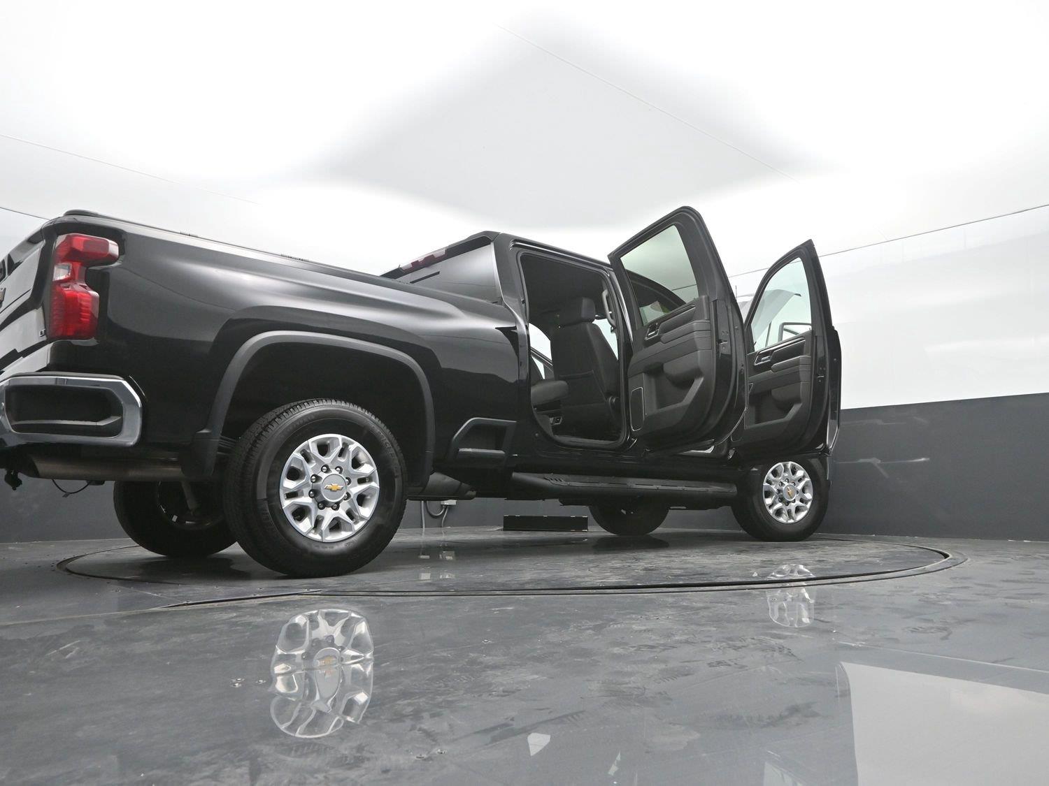 Used 2026 Black Chevrolet LT image 53