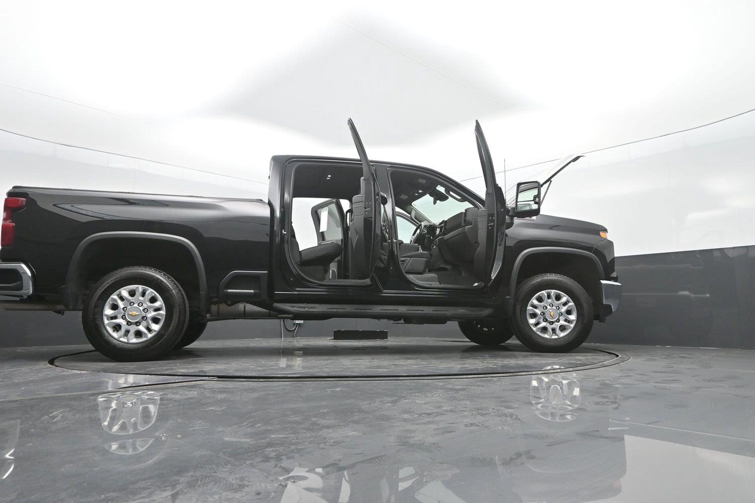 Used 2026 Black Chevrolet LT image 55