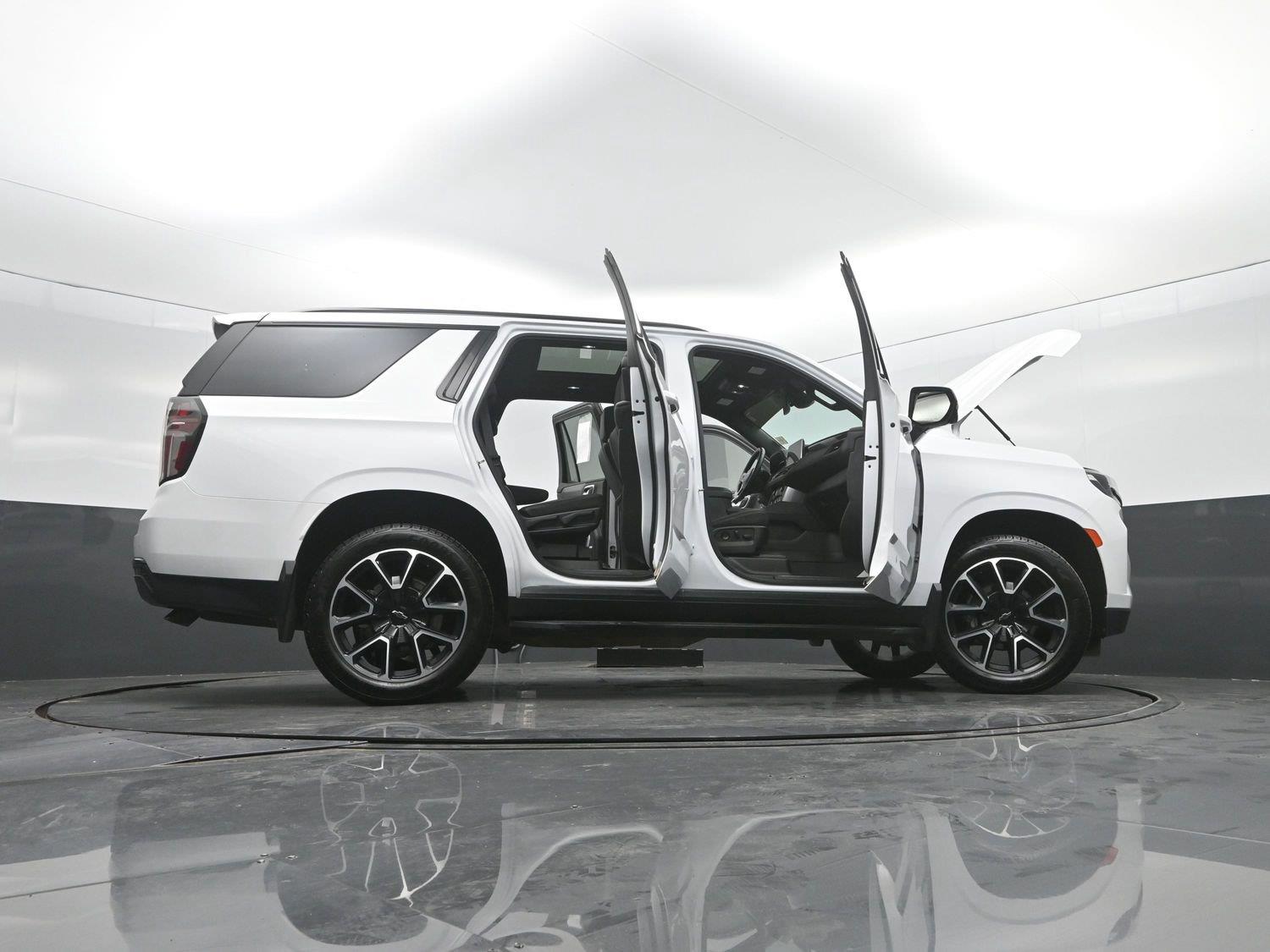 Used 2024 Summit White Chevrolet RST image 57