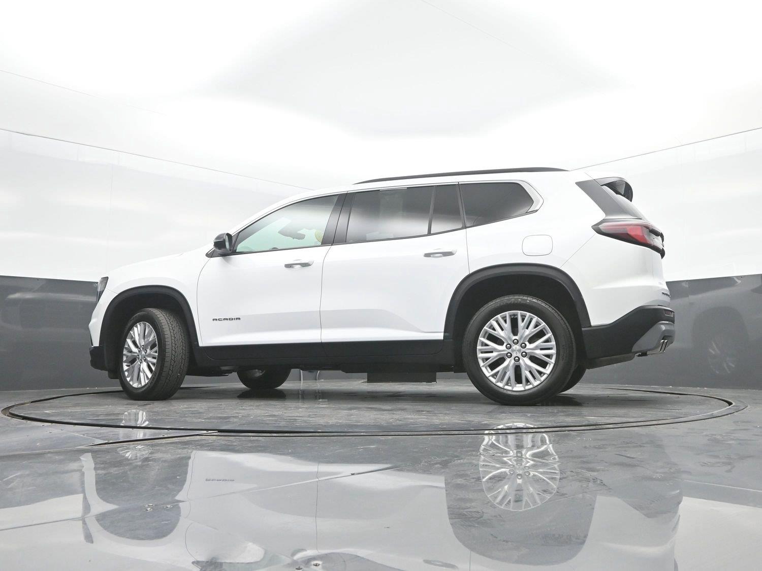 Used 2026 Summit White GMC AWD Elevation image 37
