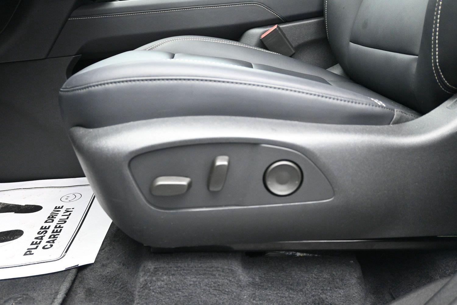 Used 2026 Summit White GMC AWD Elevation image 24