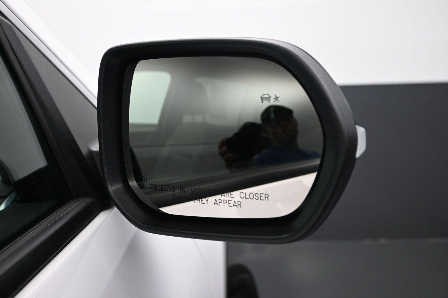 Used 2026 Summit White GMC AWD Elevation image 9