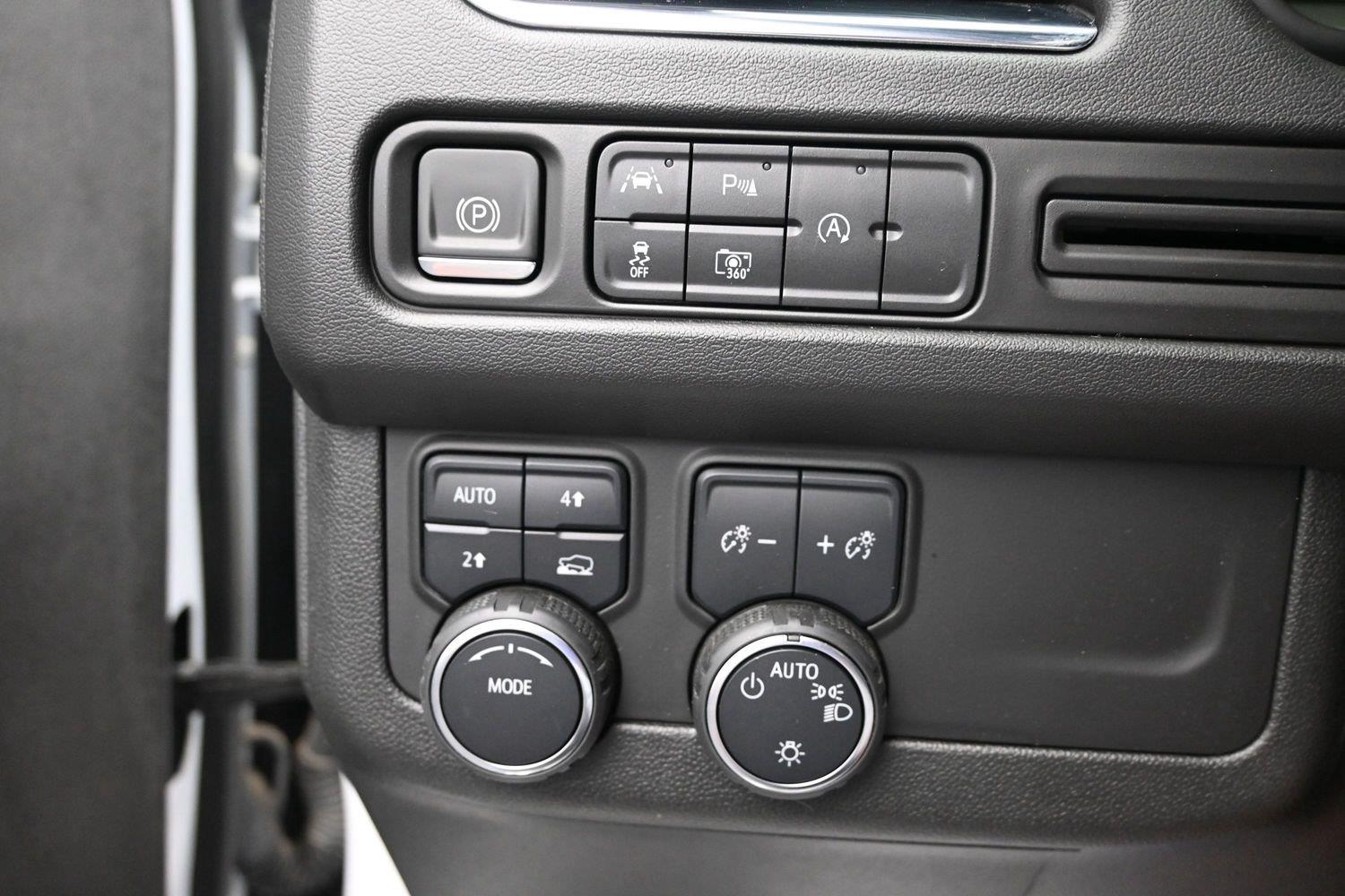 Used 2024 Summit White Chevrolet RST image 26