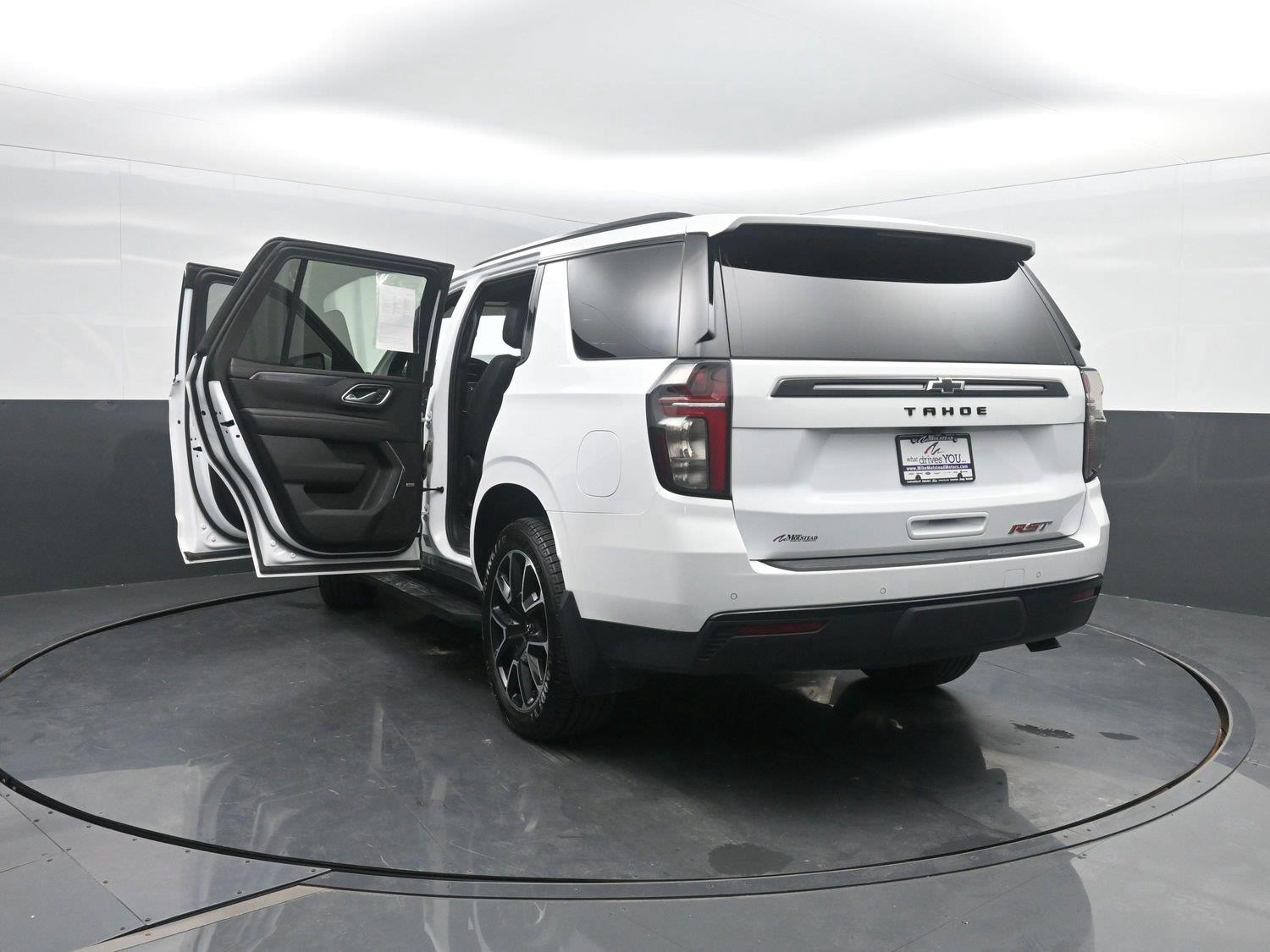 Used 2024 Summit White Chevrolet RST image 52