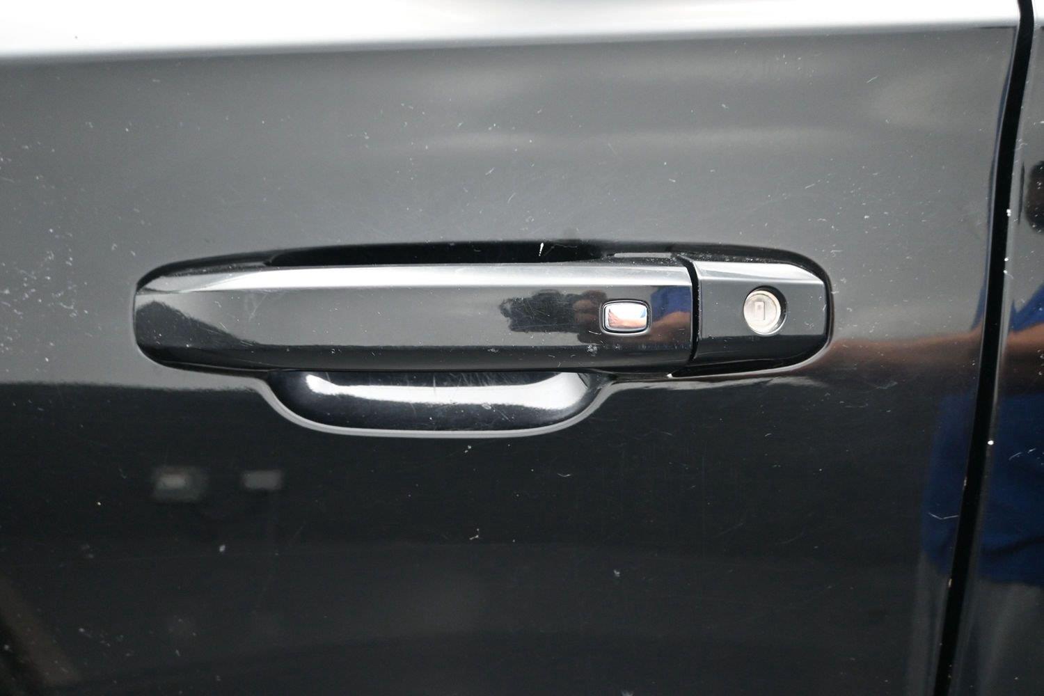 Used 2015 Onyx Black GMC SLT image 18