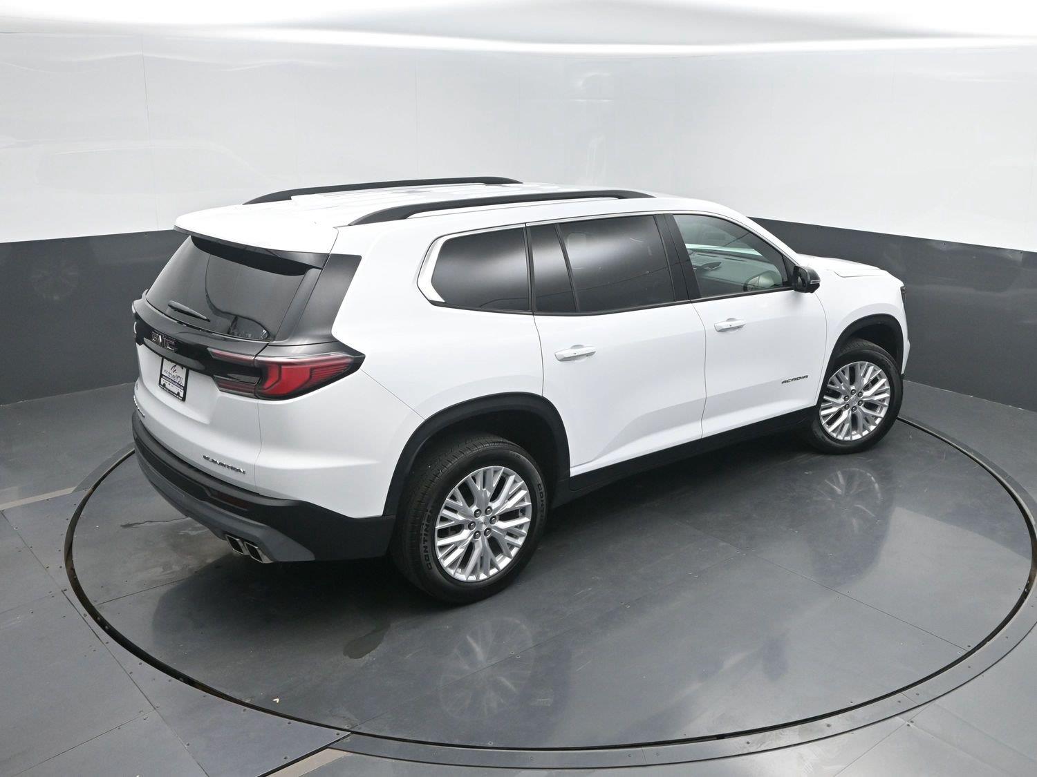 Used 2026 Summit White GMC AWD Elevation image 42