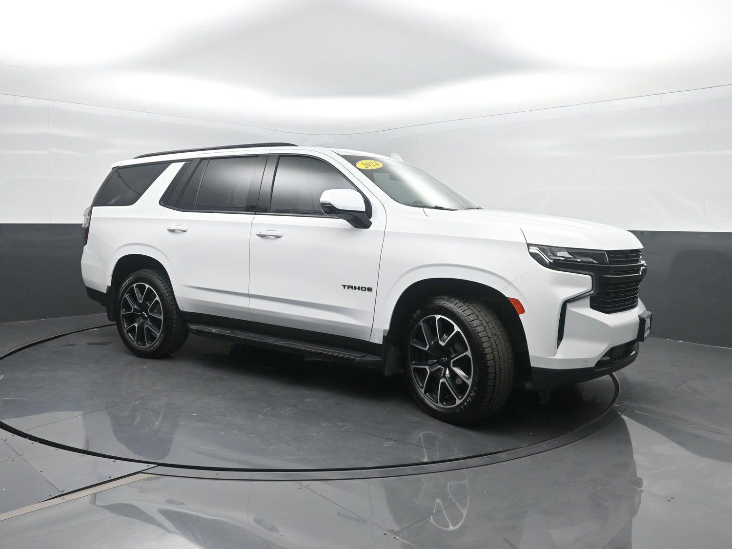Used 2024 Summit White Chevrolet RST image 4