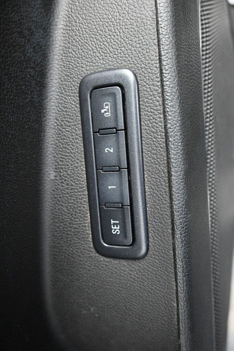 Used 2015 Onyx Black GMC SLT image 21