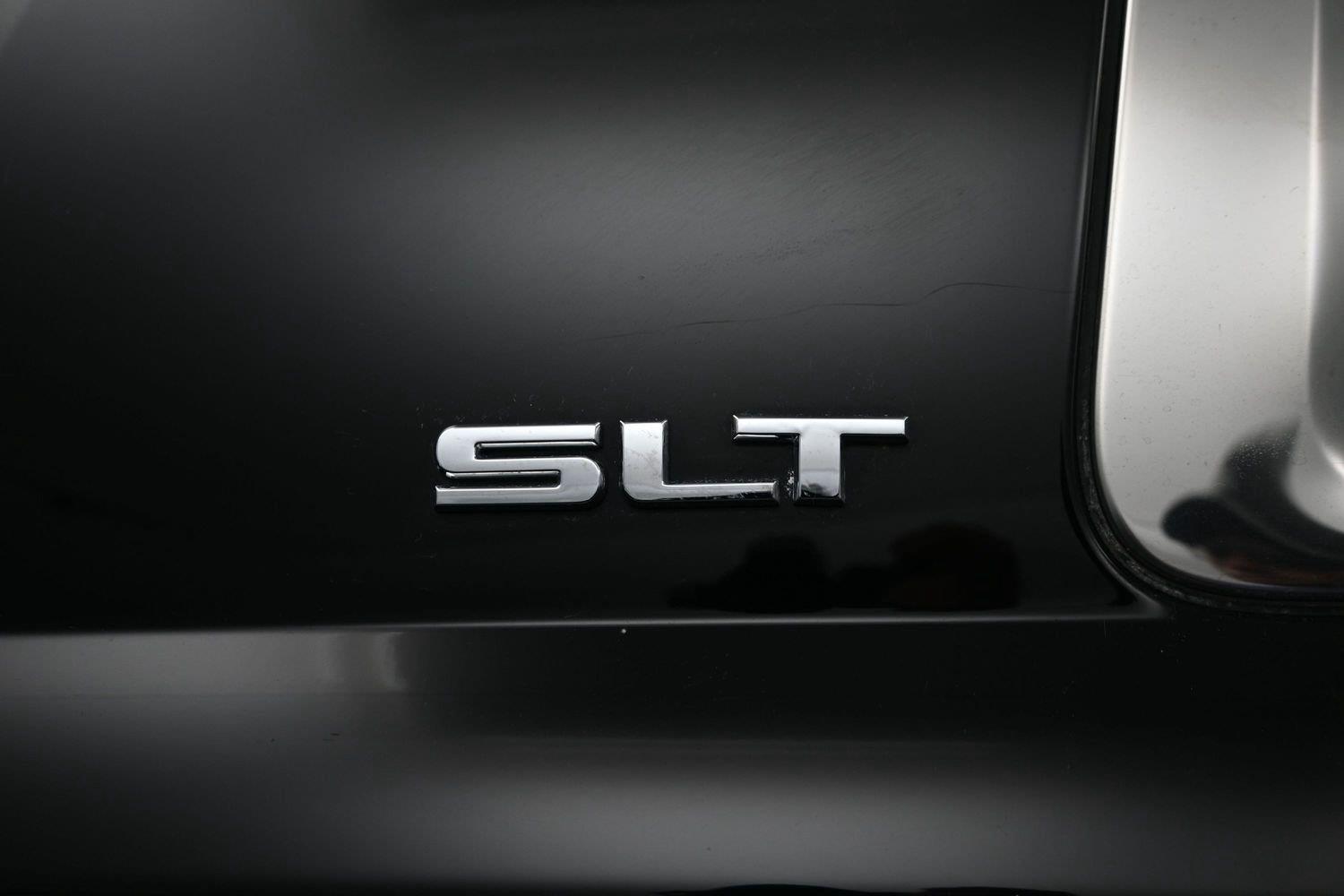 Used 2015 Onyx Black GMC SLT image 16