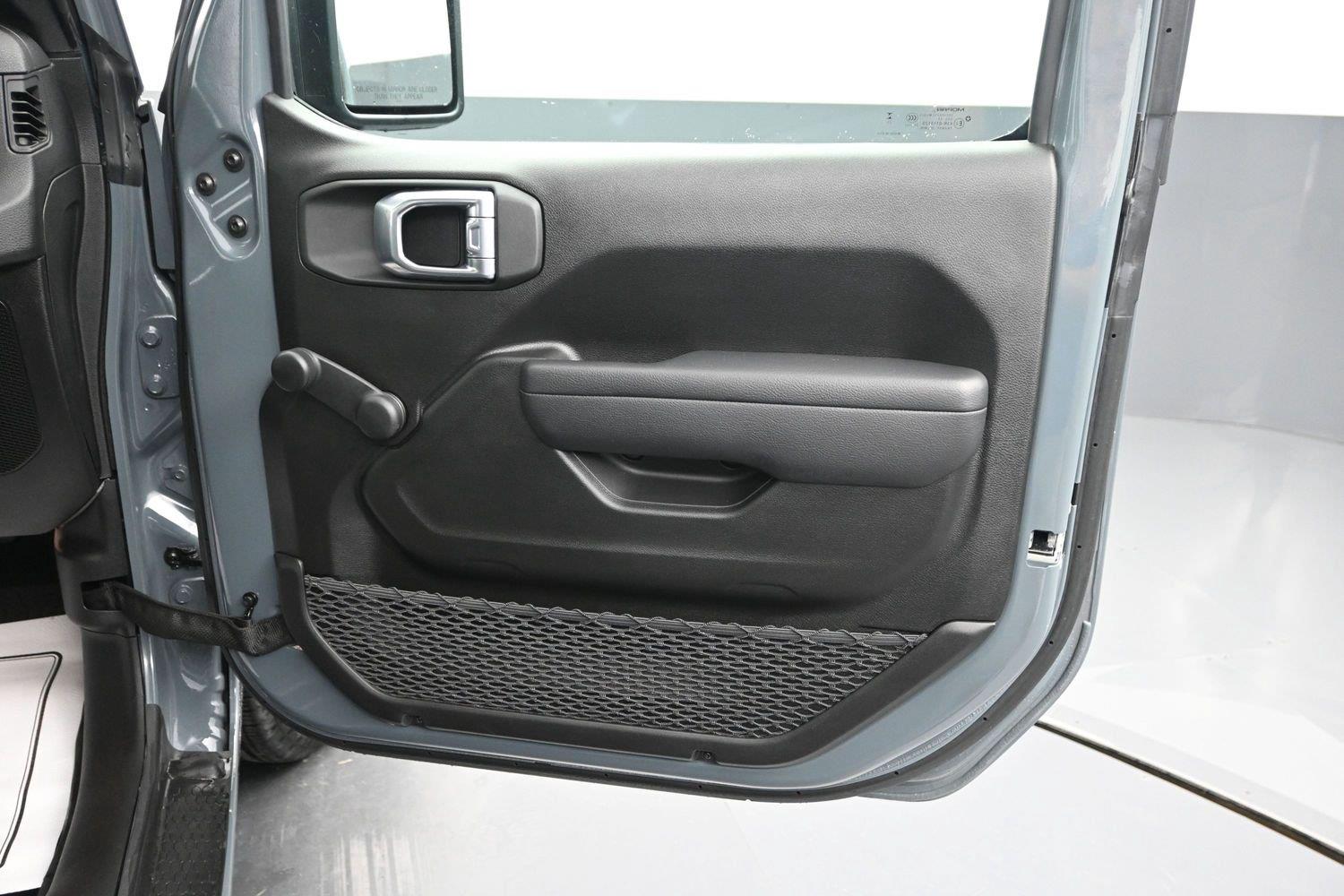 Used 2024 Anvil Clear Coat Jeep Sport image 10