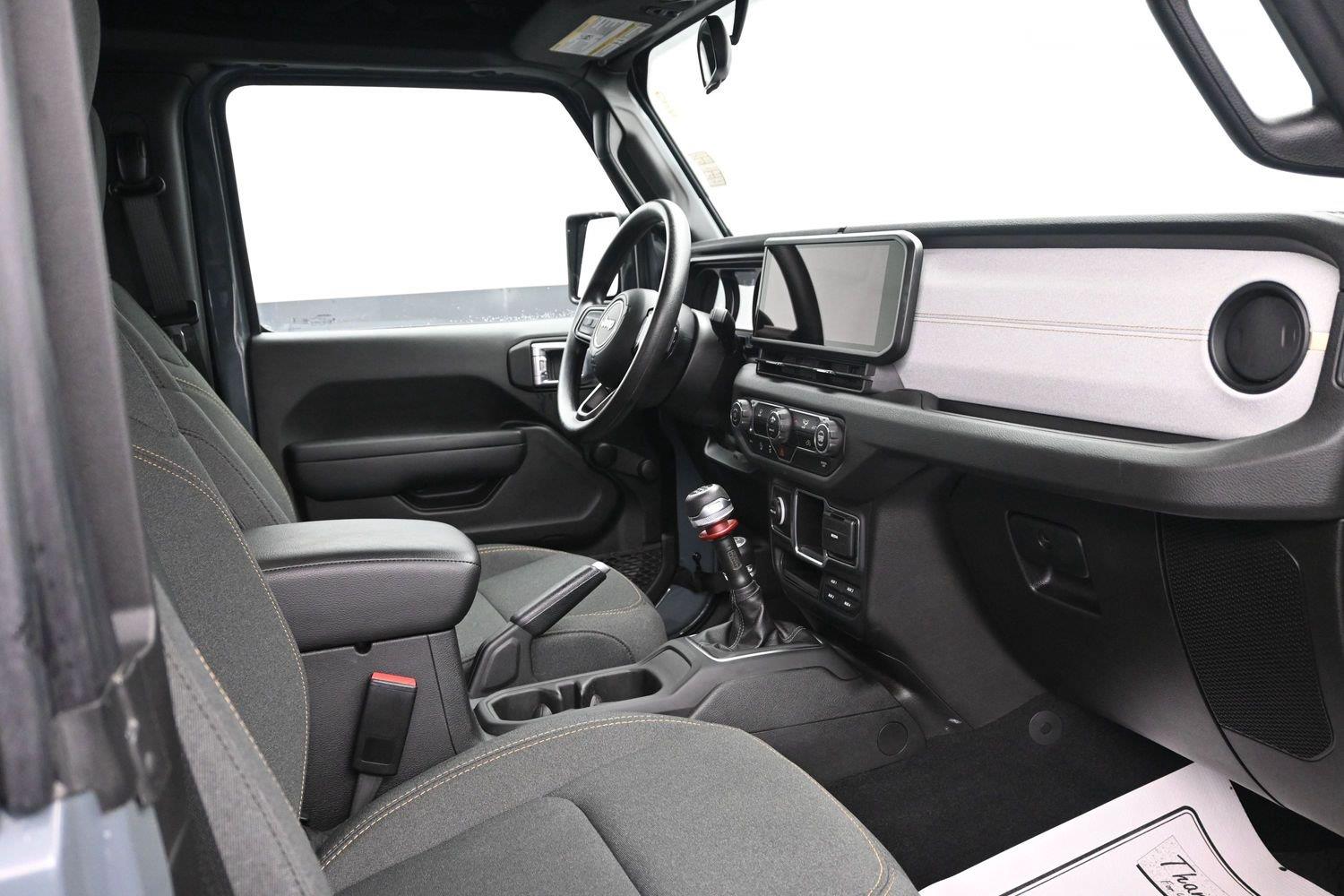Used 2024 Anvil Clear Coat Jeep Sport image 12