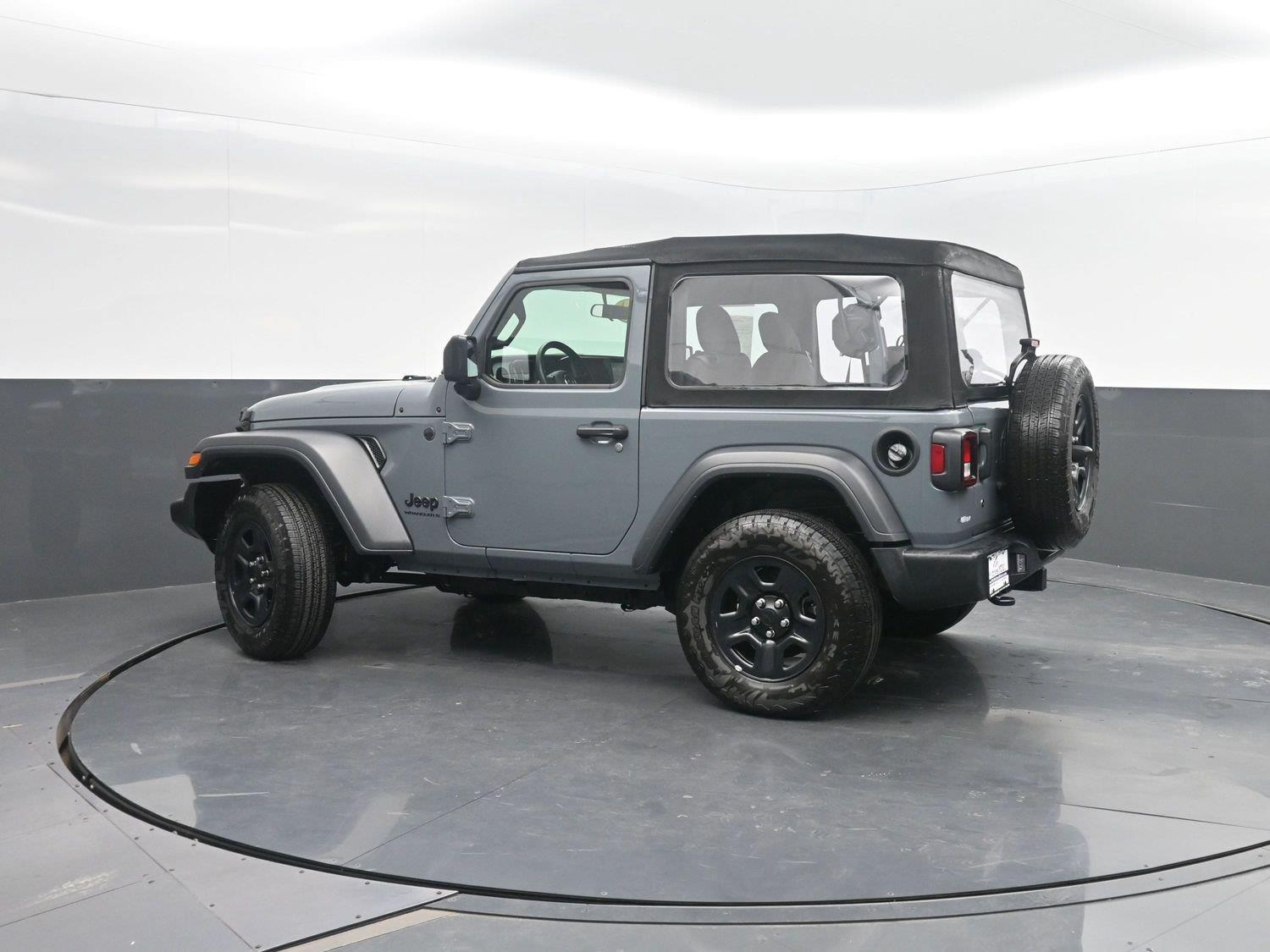 Used 2024 Anvil Clear Coat Jeep Sport image 33