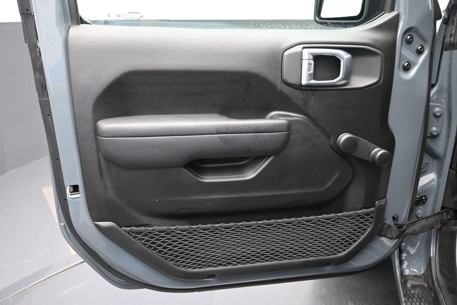 Used 2024 Anvil Clear Coat Jeep Sport image 15