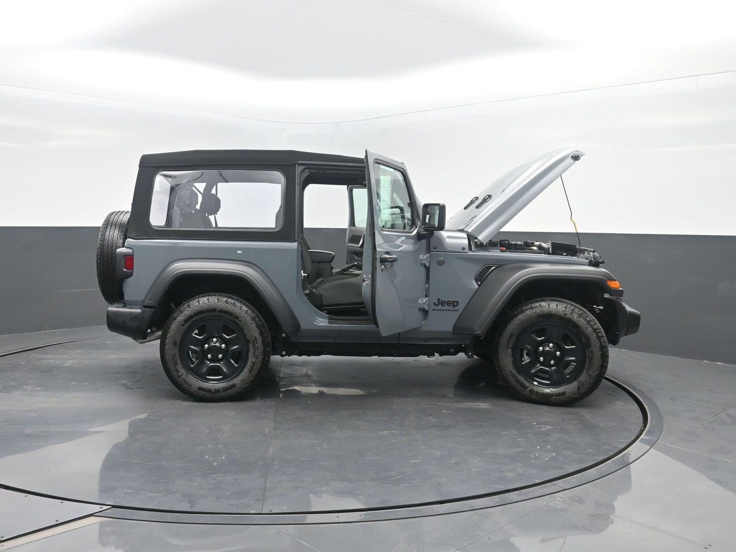 Used 2024 Anvil Clear Coat Jeep Sport image 39