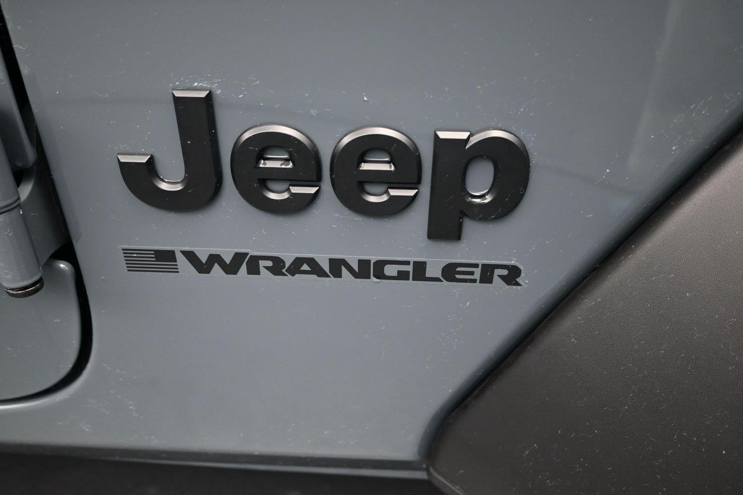Used 2024 Anvil Clear Coat Jeep Sport image 8