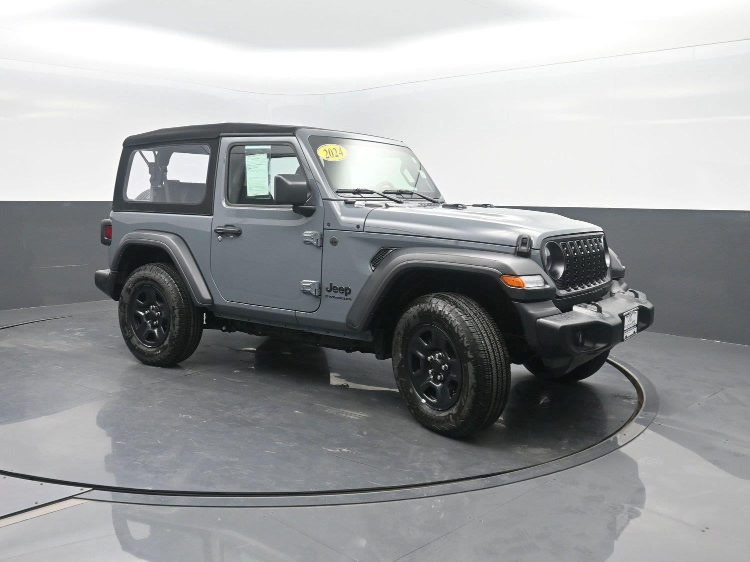 Used 2024 Anvil Clear Coat Jeep Sport image 5