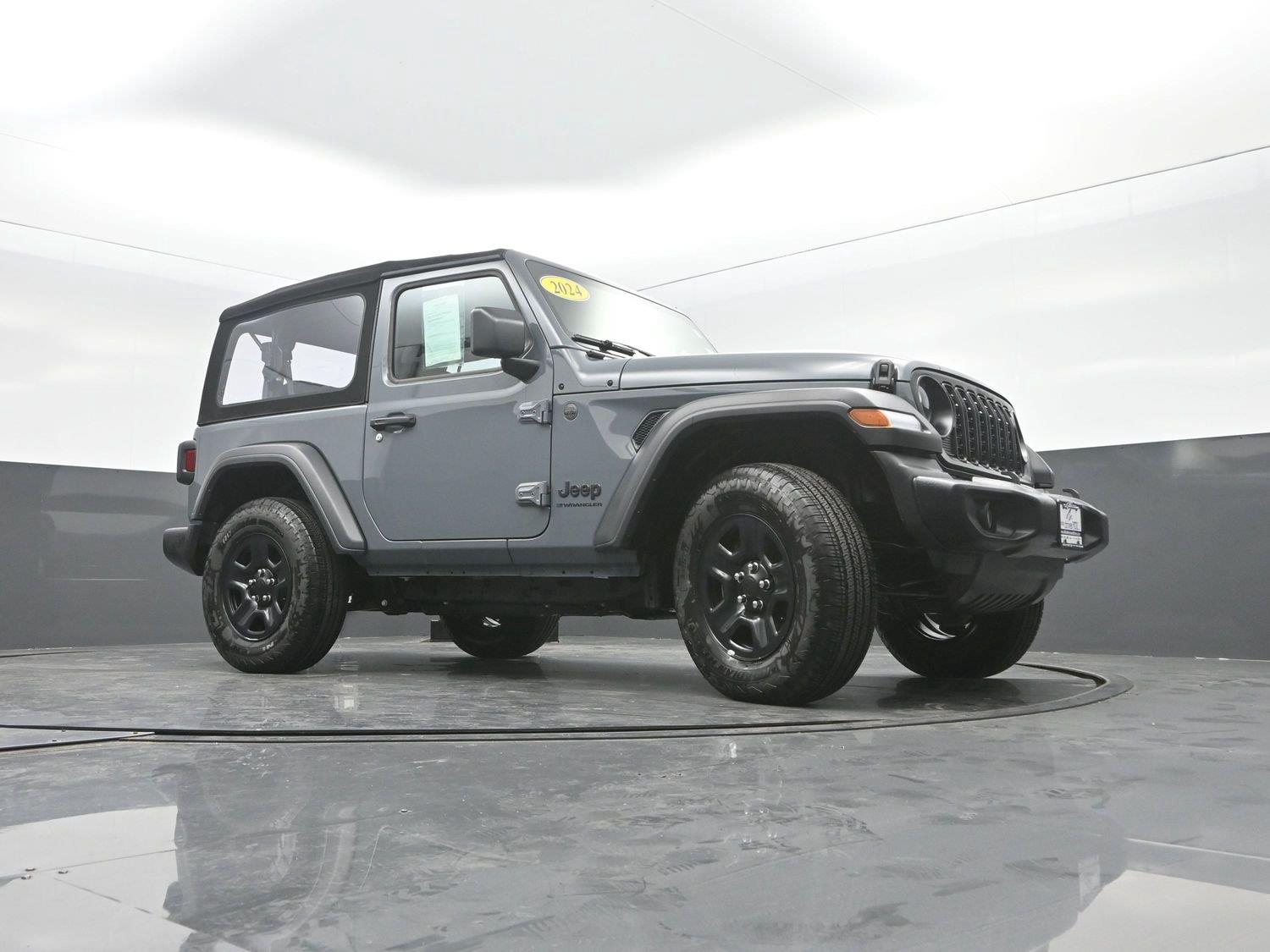 Used 2024 Anvil Clear Coat Jeep Sport image 28