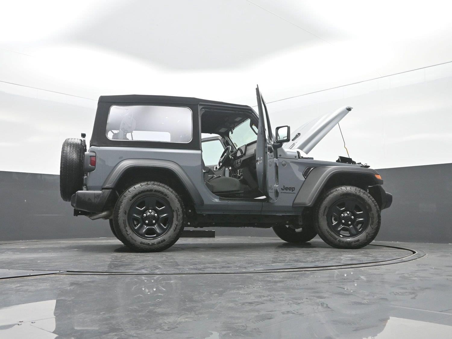 Used 2024 Anvil Clear Coat Jeep Sport image 43