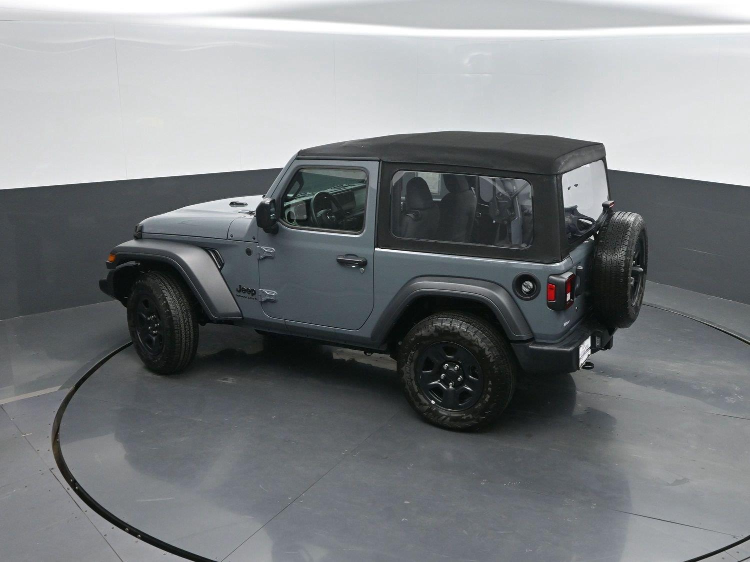 Used 2024 Anvil Clear Coat Jeep Sport image 30