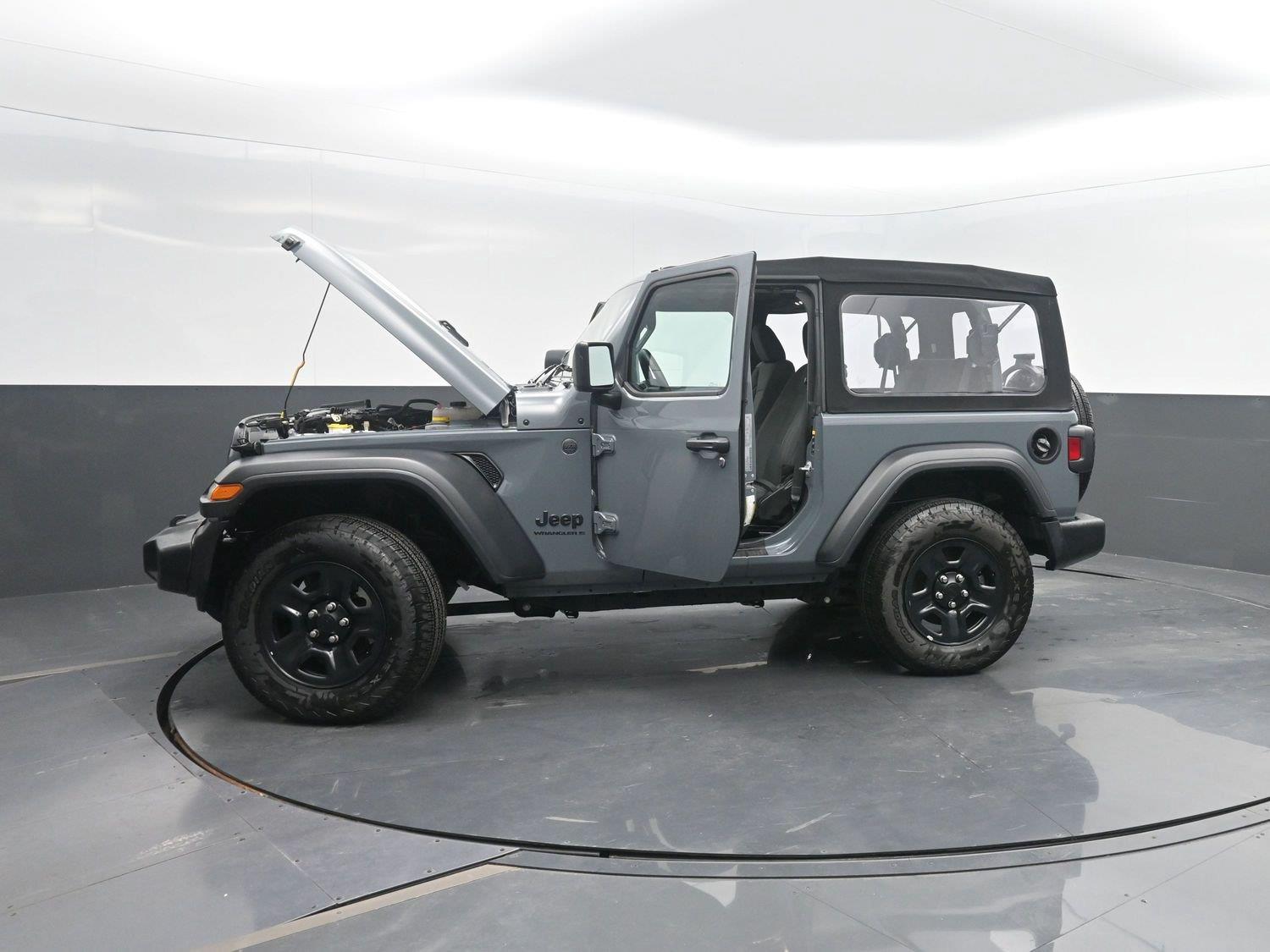 Used 2024 Anvil Clear Coat Jeep Sport image 40
