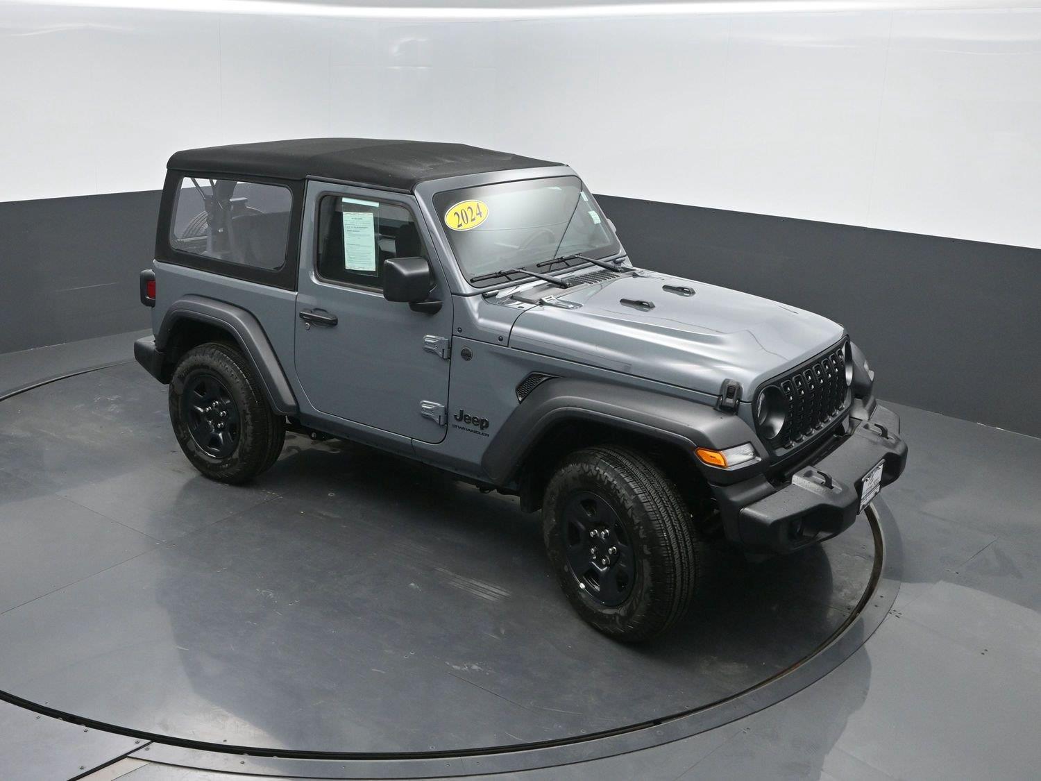 Used 2024 Anvil Clear Coat Jeep Sport image 32