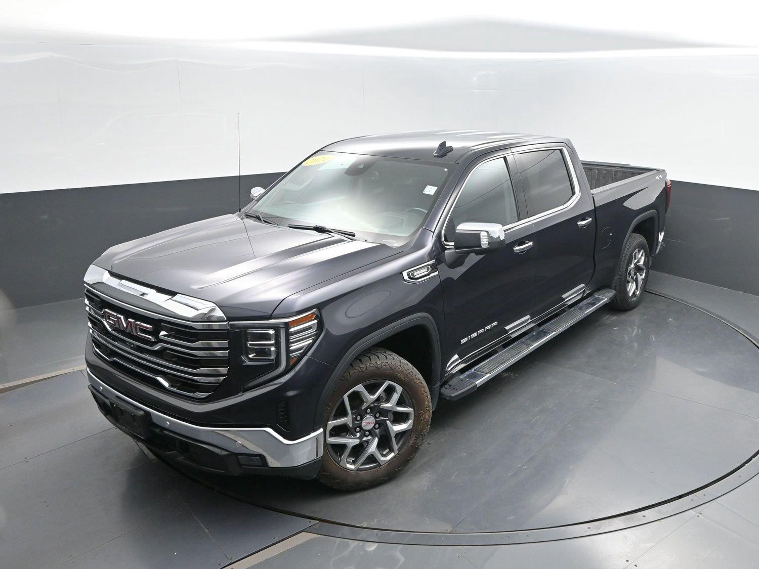 Used 2024 Titanium Rush Metallic GMC SLT image 43