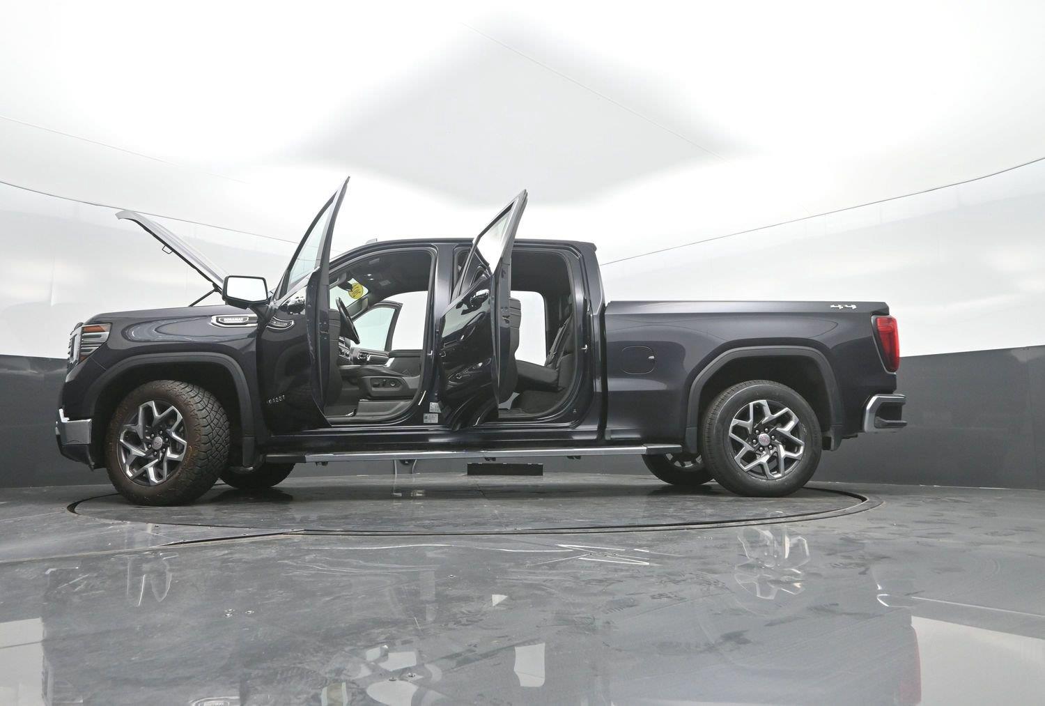 Used 2024 Titanium Rush Metallic GMC SLT image 57