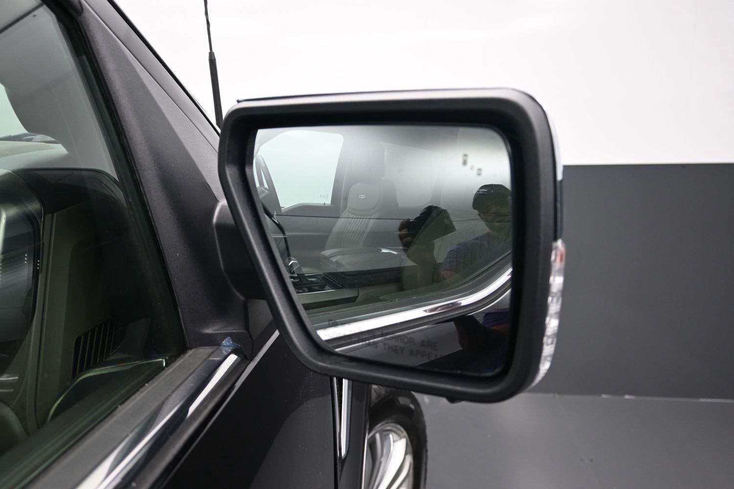 Used 2025 Agate Black Ford Platinum image 9