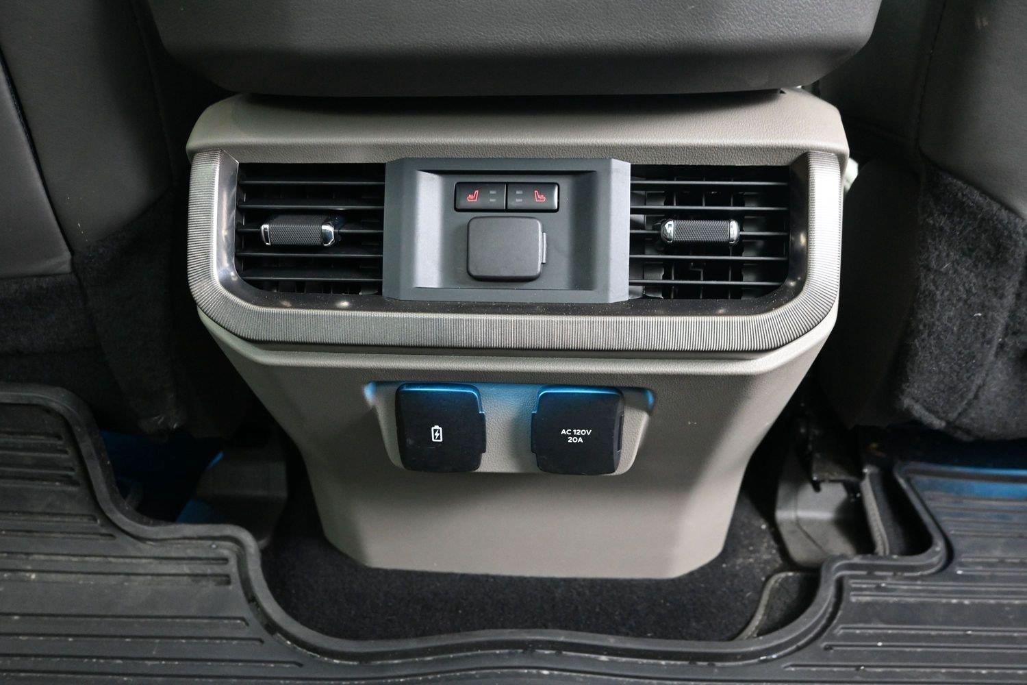 Used 2025 Agate Black Ford Platinum image 17