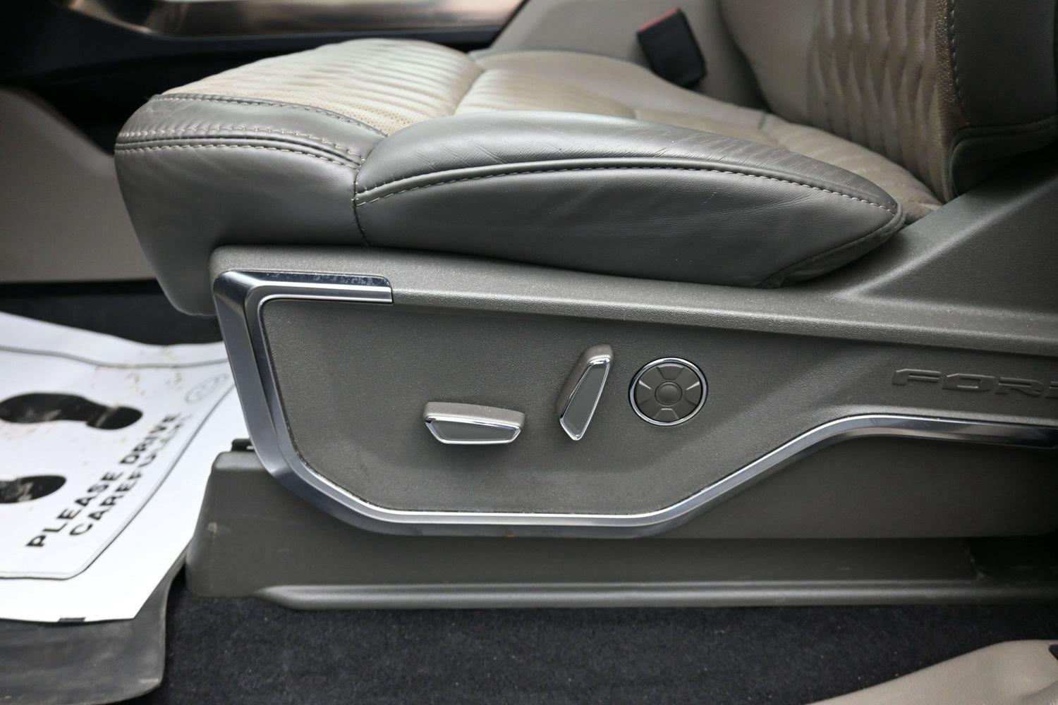 Used 2025 Agate Black Ford Platinum image 27