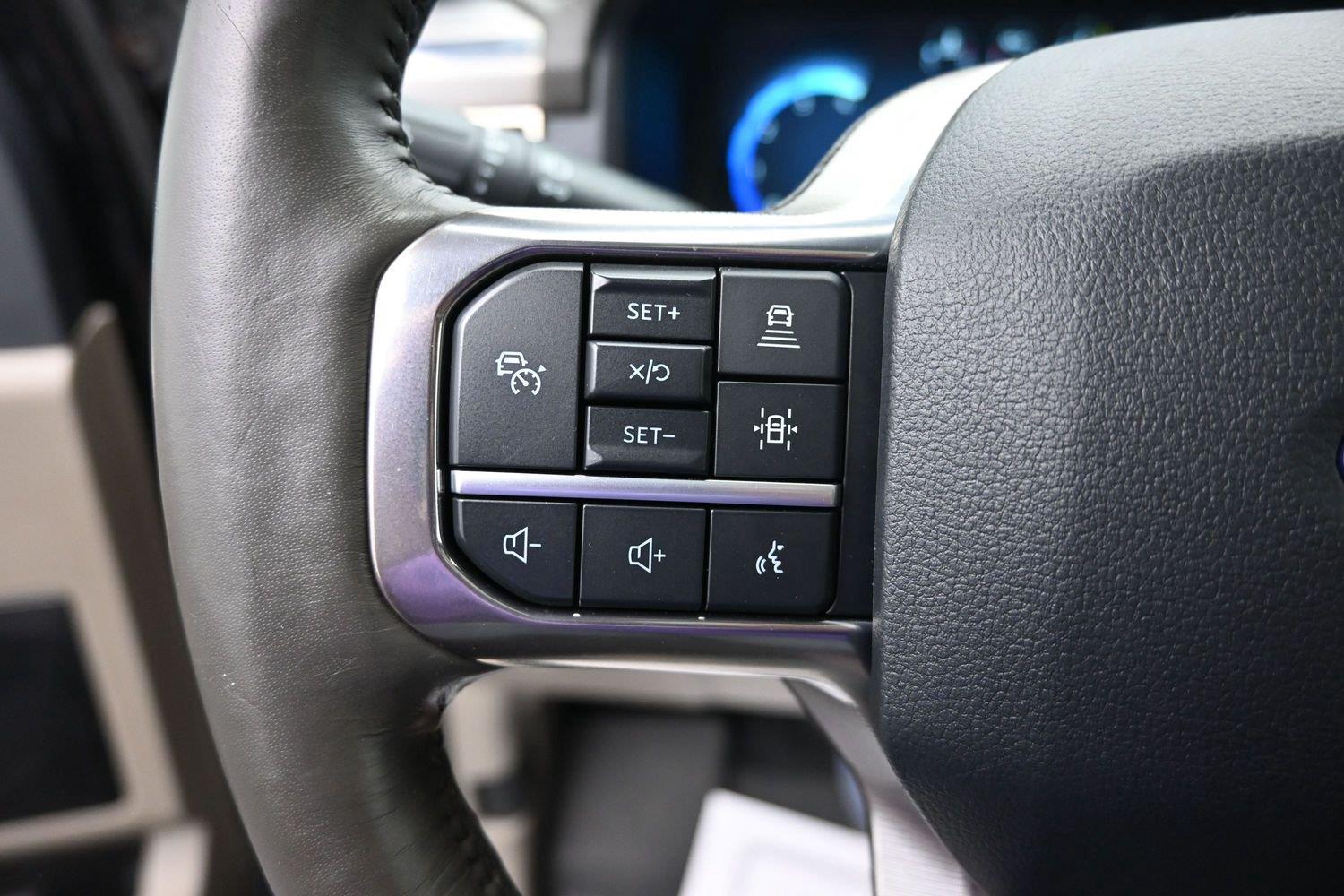 Used 2025 Agate Black Ford Platinum image 30