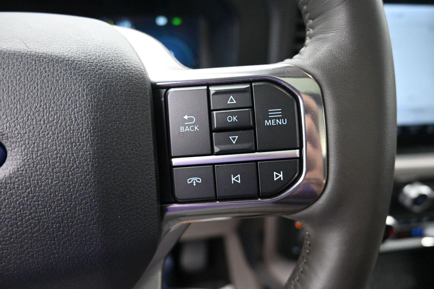 Used 2025 Agate Black Ford Platinum image 31