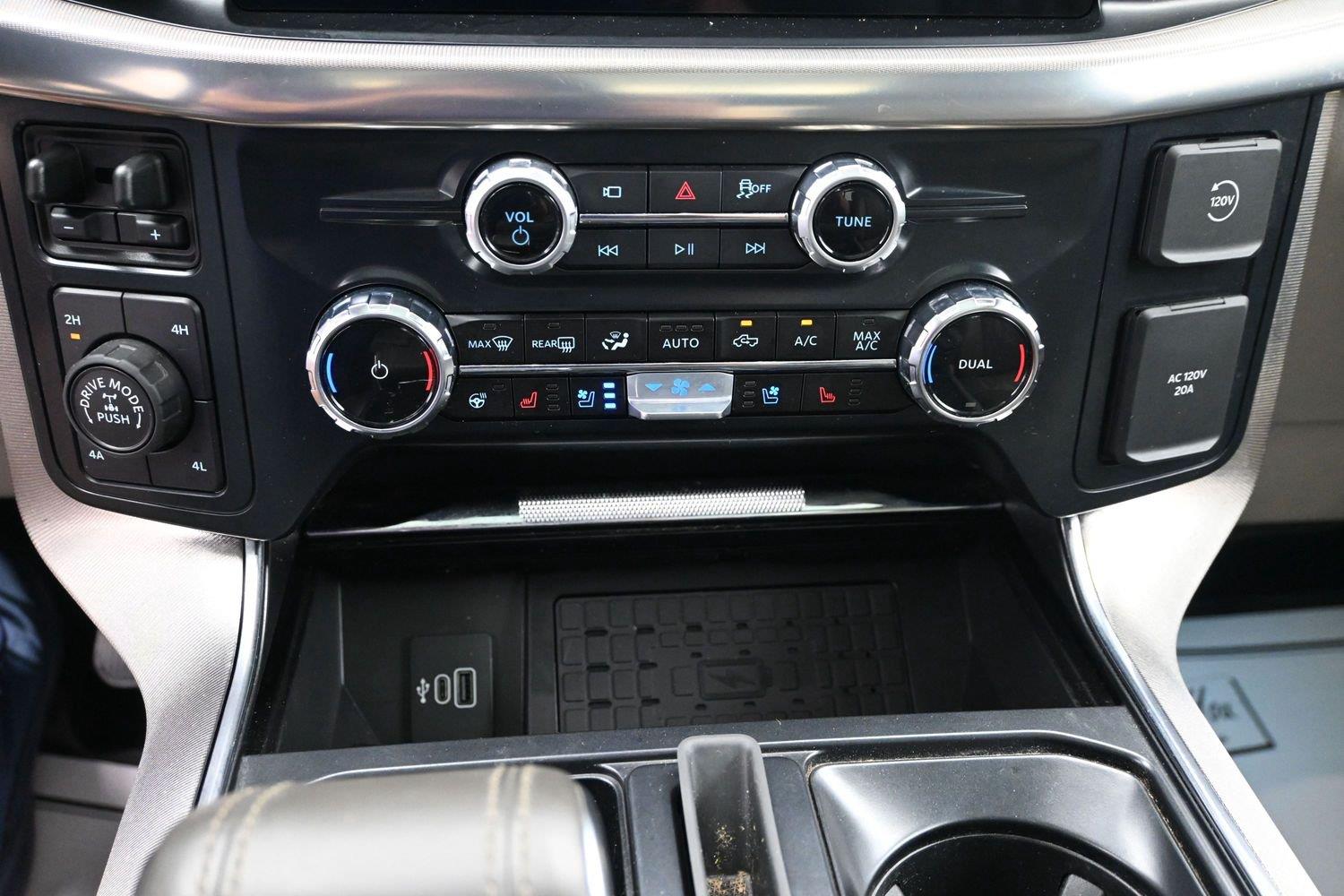 Used 2025 Agate Black Ford Platinum image 36