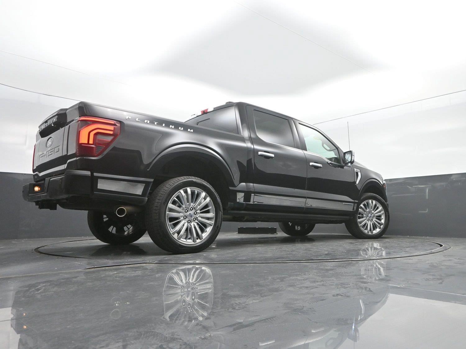 Used 2025 Agate Black Ford Platinum image 43