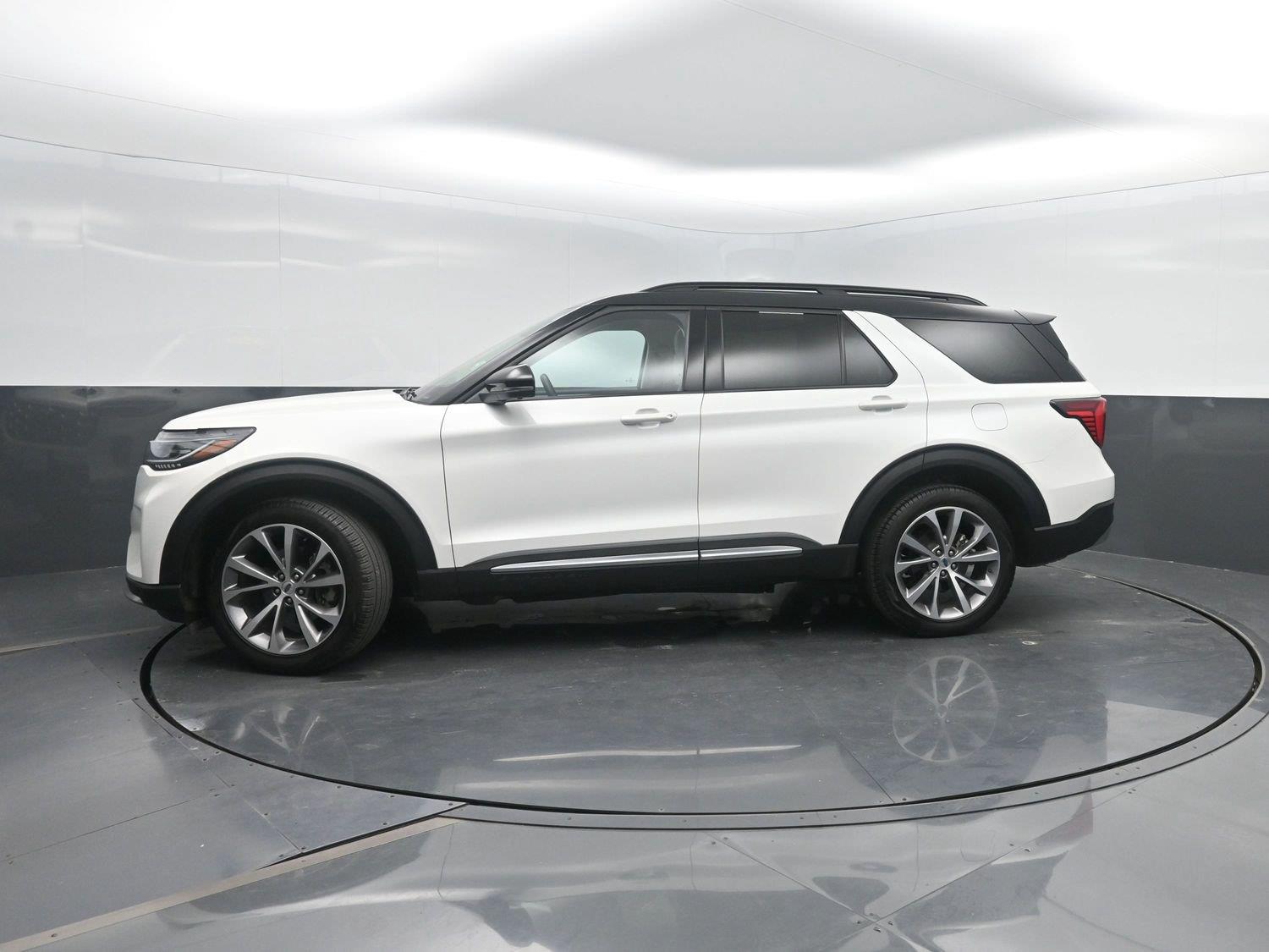 Star White Metallic Tri-Coat 2025 Ford Explorer SUV / Crossover All-Wheel Drive Automatic