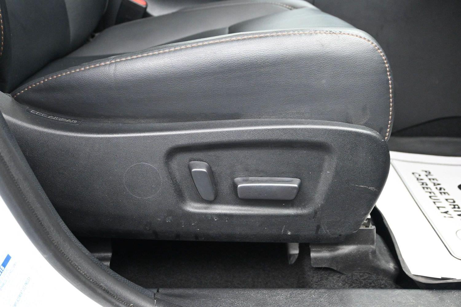 Used 2019 Blizzard Pearl Toyota XLE image 7