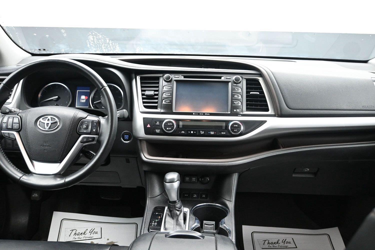 Used 2019 Blizzard Pearl Toyota XLE image 11