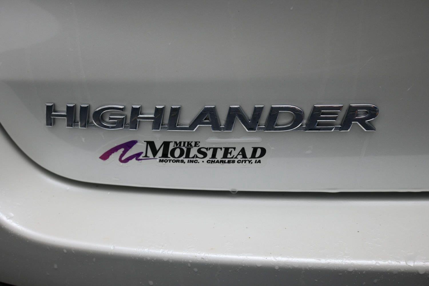 Used 2019 Blizzard Pearl Toyota XLE image 14