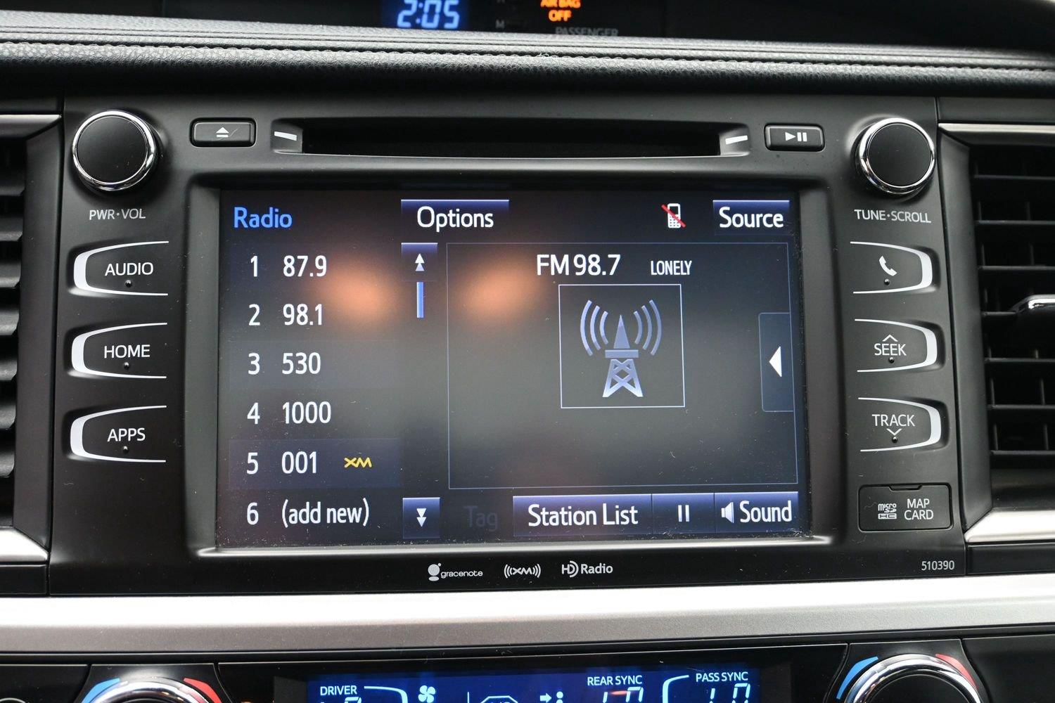 Used 2019 Blizzard Pearl Toyota XLE image 25
