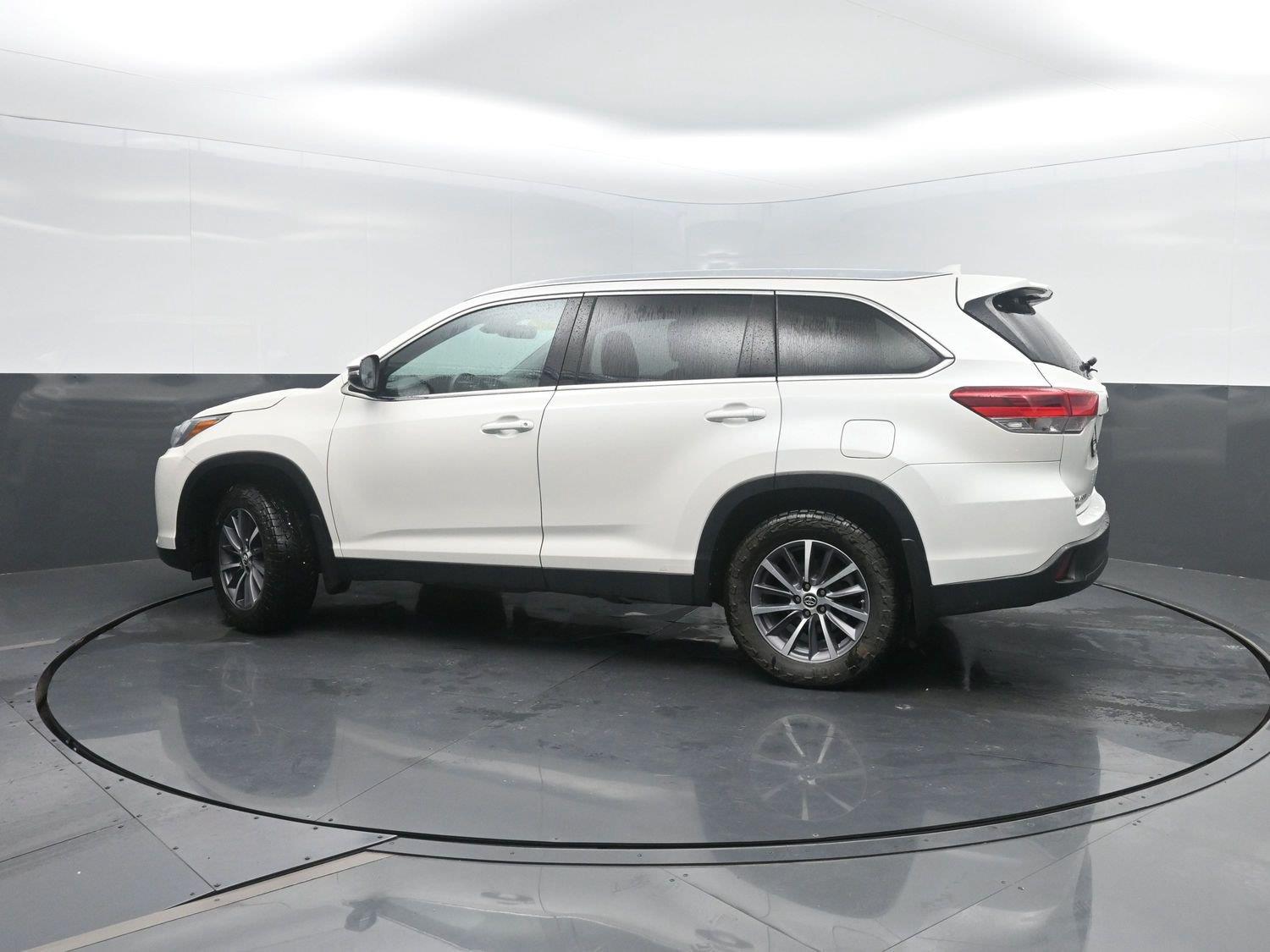 Used 2019 Blizzard Pearl Toyota XLE image 38