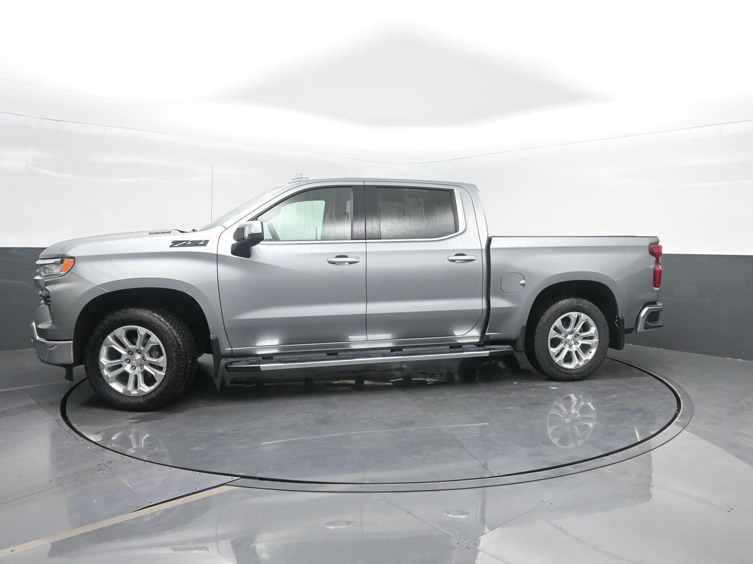 Sterling Gray Metallic 2023 Chevrolet Silverado 1500 Pickup Truck Four-Wheel Drive Automatic