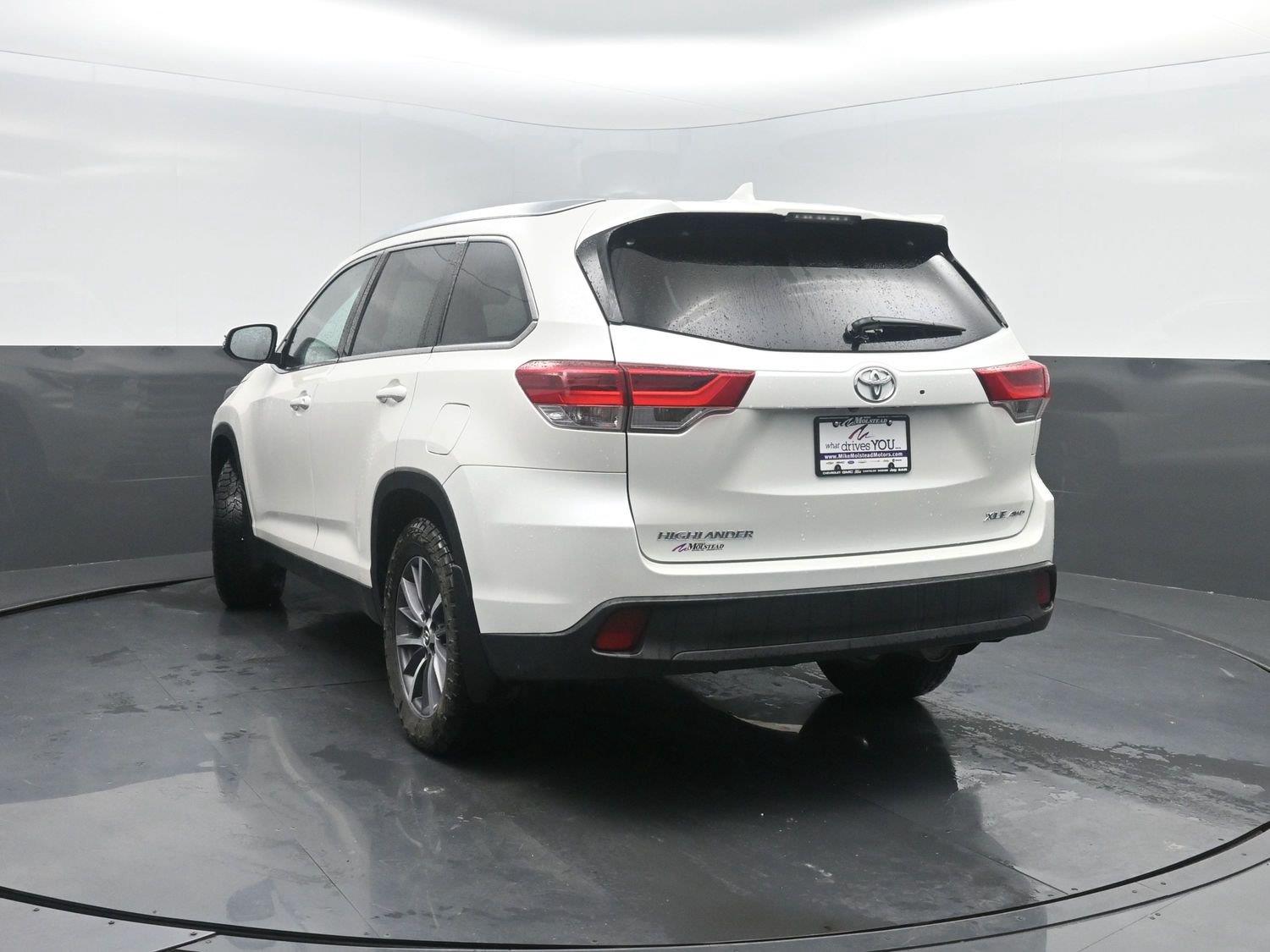 Used 2019 Blizzard Pearl Toyota XLE image 41