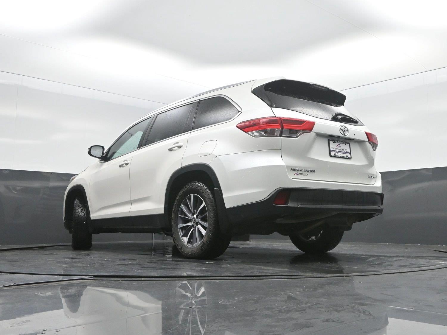 Used 2019 Blizzard Pearl Toyota XLE image 42