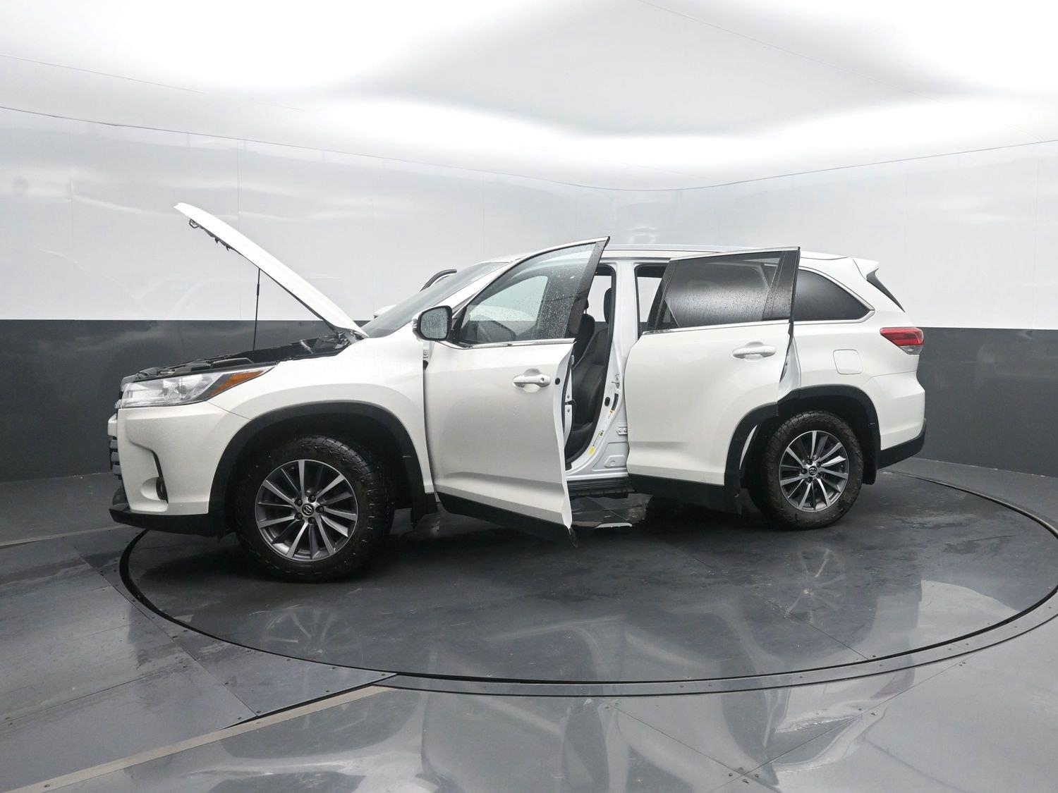 Used 2019 Blizzard Pearl Toyota XLE image 46