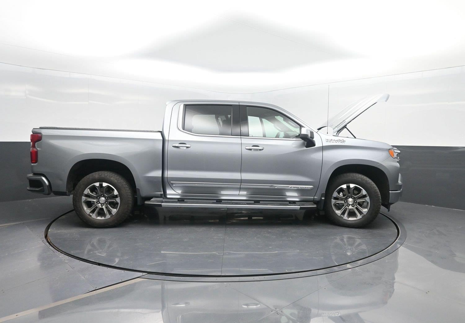 Used 2024 Sterling Gray Metallic Chevrolet High Country image 55