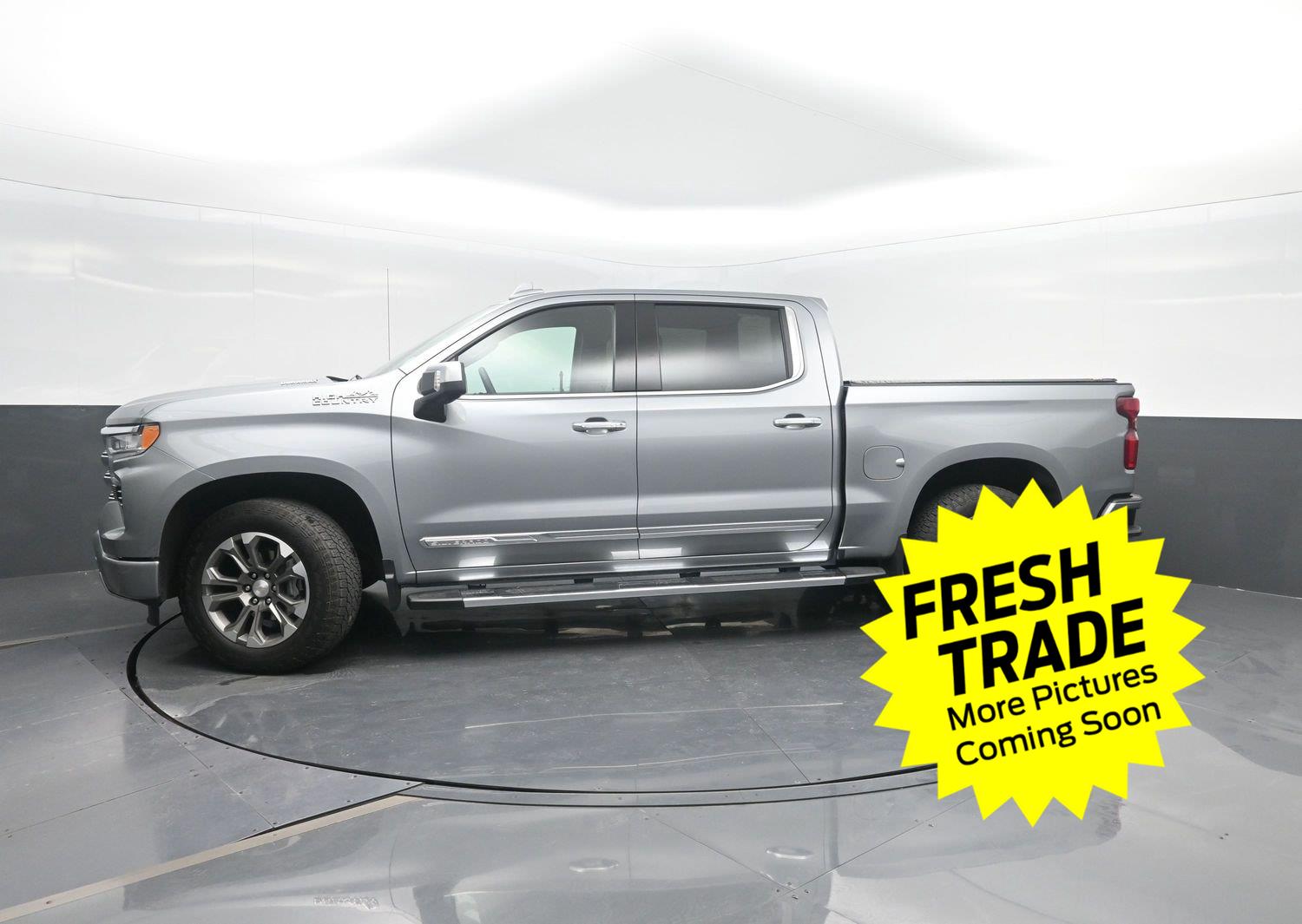 Sterling Gray Metallic 2024 Chevrolet Silverado 1500 Pickup Truck Four-Wheel Drive Automatic