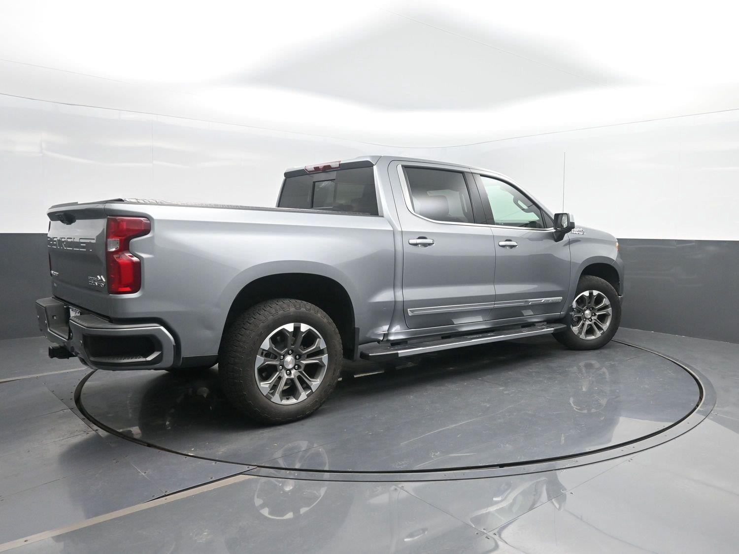 Used 2024 Sterling Gray Metallic Chevrolet High Country image 2