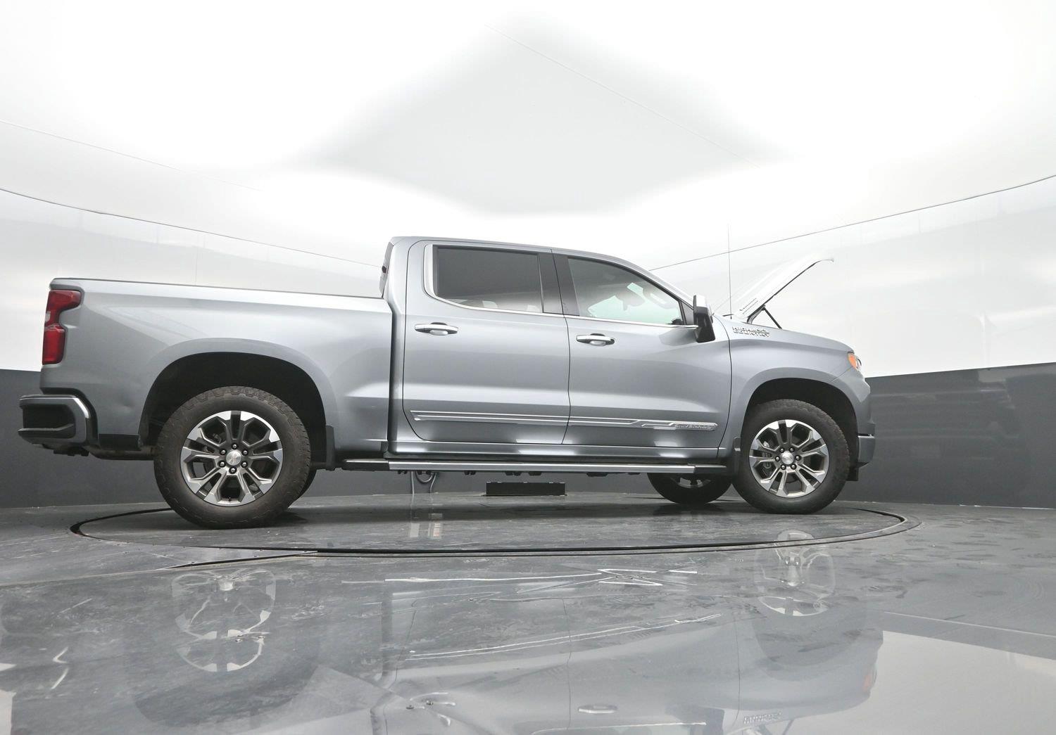Used 2024 Sterling Gray Metallic Chevrolet High Country image 59