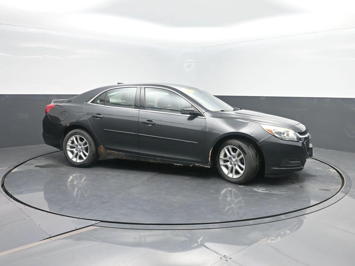 Used 2015 Ashen Gray Metallic Chevrolet LT image 3