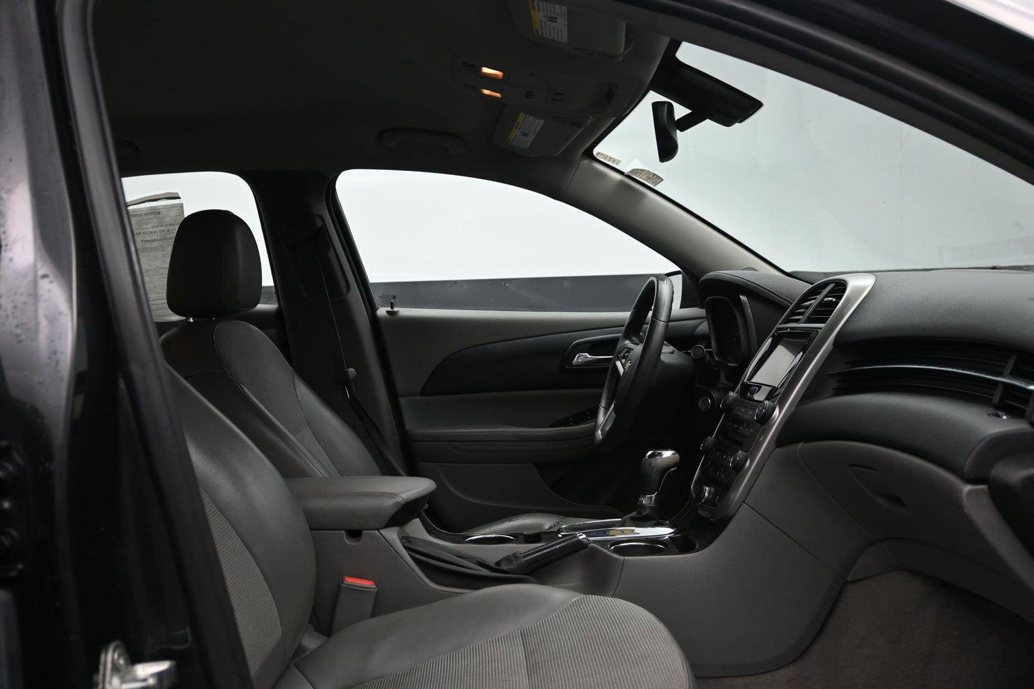 Used 2015 Ashen Gray Metallic Chevrolet LT image 7
